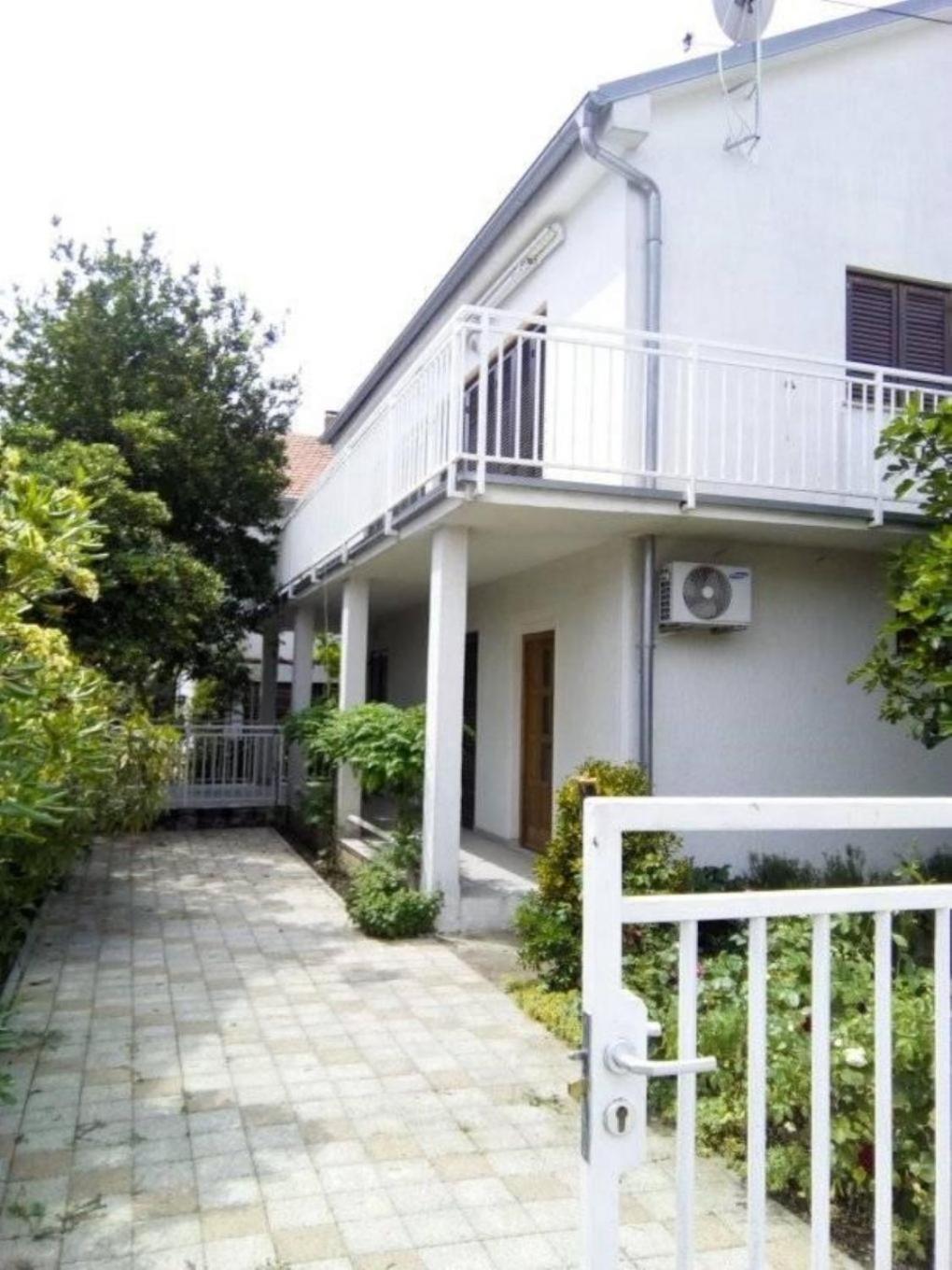 Apartments Vale - 450M To The Beach Водице Экстерьер фото